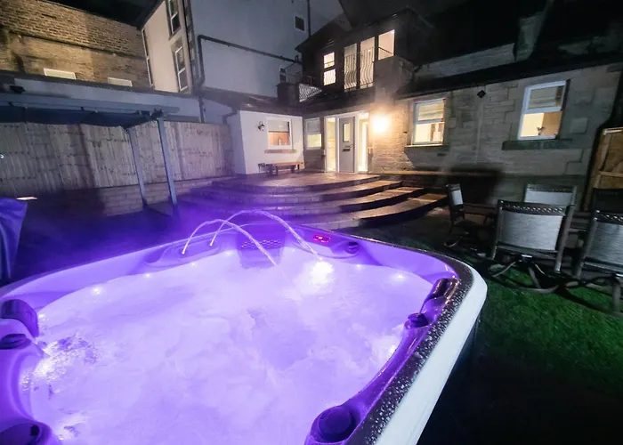 Foxlow Grange By Muse Escapes - Whole House 15 Bed